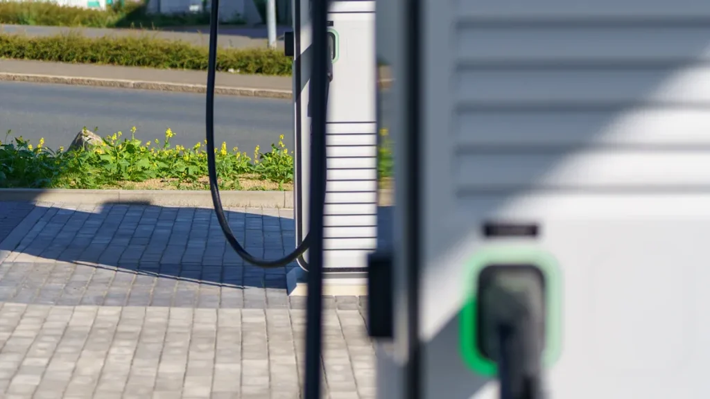 Dịch vụ mạ chọn lọc không có nấm mốc cho các nhà sản xuất kết nối và linh kiện EV tại Việt Nam