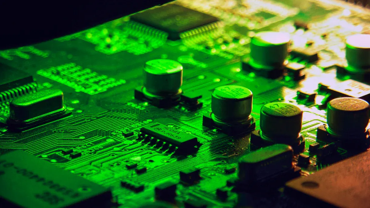 Aplikasi dalam Penderia Mikro dan IC