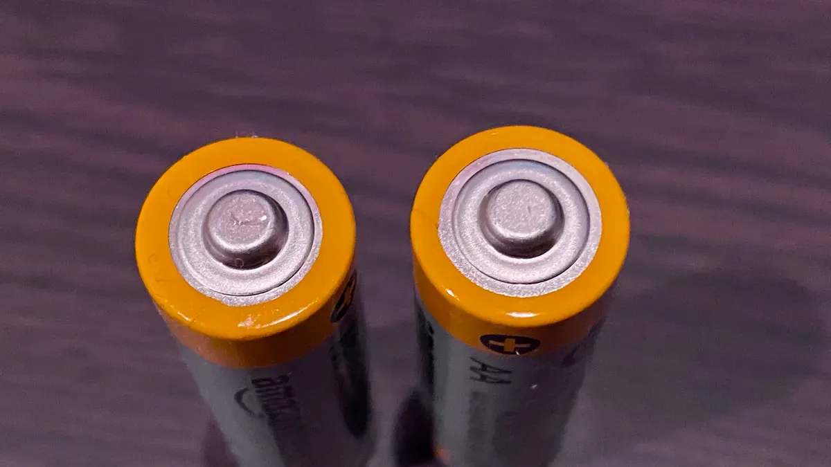 Was ist chemisches Ätzen und warum es das bevorzugte Verfahren für 4680/4695 Batteriegehäuse ist